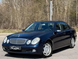 Blau Gebraucht 2002 Mercedes E220 Classic Limousine | 1.990 € (Guter Preis)