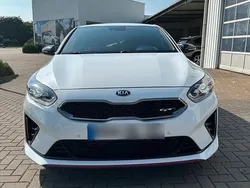 Weiß Gebraucht 2019 Kia ProCeed GT Kleinwagen | 20.500 € (Fairer Preis)