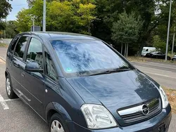 Grau Gebraucht 2007 Opel Meriva Van / Kleinbus | 2.200 € (Fairer Preis)