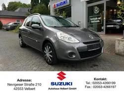 Grau Gebraucht 2012 Renault Clio IV Expression Limousine | 5.300 € (Teuer)
