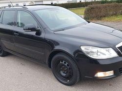 Schwarz Gebraucht 2011 Skoda Octavia Family Kombi | 4.950 € (Guter Preis)