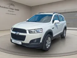 Schneeweiss/summitwhite/arctic Gebraucht 2011 Chevrolet Captiva SUV | 7.980 € (Teuer)