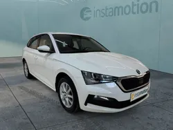 Weiß Gebraucht 2021 Skoda Scala Ambition Kleinwagen | 14.699 € (Fairer Preis)