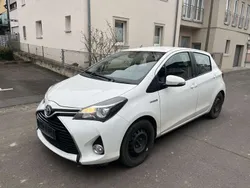 Weiß Gebraucht 2016 Toyota Yaris Hybrid Edition-S Kleinwagen | 11.999 € (Fairer Preis)