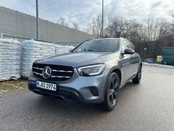 Grau Gebraucht 2020 Mercedes GLC300 SUV | 29.500 € (Fairer Preis)