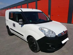 Weiß Gebraucht 2015 Opel Combo Van / Kleinbus | 7.900 € (Fairer Preis)