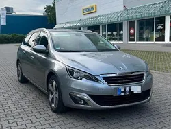 Silber Gebraucht 2016 Peugeot 308 Allure Kombi | 8.999 € (Fairer Preis)