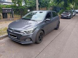 Grau Gebraucht 2020 Hyundai i20 YES! Limousine | 13.000 € (Guter Preis)