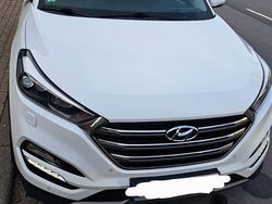 Weiß Gebraucht 2016 Hyundai Tucson SUV | 16.700 € (Etwas zu teuer)