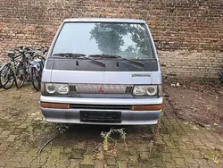 Blau Gebraucht 1994 Mitsubishi L300 Van / Kleinbus | 3.990 €