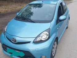 Blau Gebraucht 2014 Toyota Aygo Connect Style Kleinwagen | 6.500 € (Fairer Preis)
