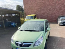Grün Gebraucht 2009 Opel Corsa Kleinwagen | 2.500 € (Fairer Preis)