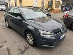 Grau Gebraucht 2020 VW Golf VII Trendline Kombi | 6.890 € (Etwas zu teuer)