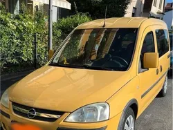 Gelb Gebraucht 2006 Opel Combo Van / Kleinbus | 2.300 €