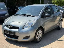 Silber Gebraucht 2009 Toyota Yaris Cool Kleinwagen | 4.490 € (Fairer Preis)