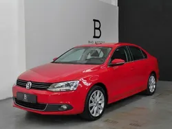 Rot Gebraucht 2013 VW Jetta Highline Limousine | 8.990 € (Fairer Preis)