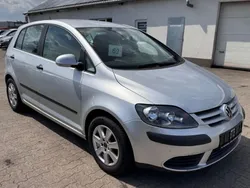 Silber Gebraucht 2006 VW Golf Plus Comfortline Van / Kleinbus | 2.399 € (Etwas zu teuer)