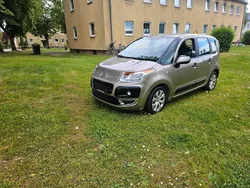 Grau Gebraucht 2010 Citroën C3 Picasso Van / Kleinbus | 2.850 €