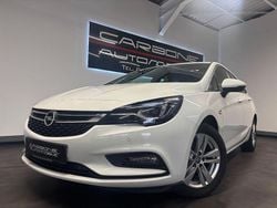 Weiß Gebraucht 2018 Opel Astra Limousine | 6.450 € (Fairer Preis)
