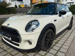Weiß Gebraucht 2020 Mini ONE Kleinwagen | 15.500 € (Fairer Preis)