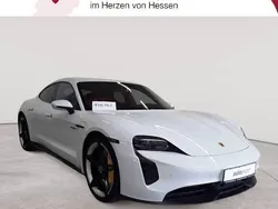 Carraraweiß metallic Gebraucht 2022 Porsche Taycan GTS Limousine | 75.090 € (Etwas zu teuer)