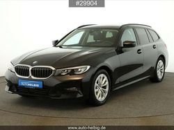 Saphirschwarz metallic Gebraucht 2022 BMW 320 Advantage Kombi | 27.990 € (Guter Preis)