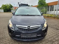 Schwarz Gebraucht 2015 Opel Zafira Tourer Edition Van / Kleinbus | 4.400 € (Fairer Preis)