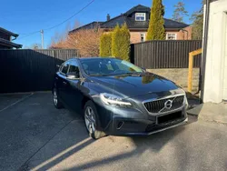 Schwarz Gebraucht 2019 Volvo V40 CC Summum Kombi | 16.880 € (Fairer Preis)