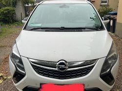 Weiß Gebraucht 2015 Opel Zafira Tourer Van / Kleinbus | 6.100 € (Guter Preis)