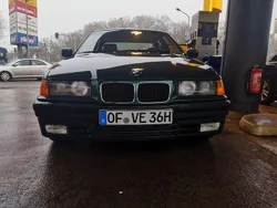 Grün Gebraucht 1992 BMW 325 Limousine | 14.500 €