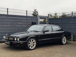 Jaguar XJR
