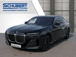 Grau Gebraucht 2022 BMW i7 M Sport Limousine | 98.390 € (Etwas zu teuer)