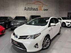 Weiß Gebraucht 2014 Toyota Auris Comfort Limousine | 11.900 € (Fairer Preis)