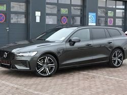 Pine grey / metallic Gebraucht 2021 Volvo V60 R-Design Kombi | 34.900 € (Guter Preis)