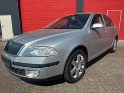 Silber Gebraucht 2007 Skoda Octavia Elegance Limousine | 3.900 € (Fairer Preis)