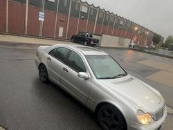 Silber Gebraucht 2001 Mercedes C180 Limousine | 1.500 € (Guter Preis)