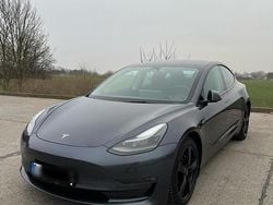 Grau Gebraucht 2022 Tesla Model 3 Long Range AWD Limousine | 29.999 € (Fairer Preis)