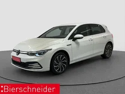 Weiss Gebraucht 2023 VW Golf VIII Style Limousine | 31.950 € (Fairer Preis)