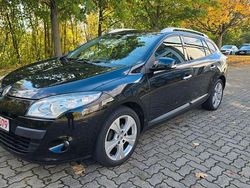 Schwarz Gebraucht 2011 Renault Mégane III Expression Limousine | 4.990 € (Etwas zu teuer)