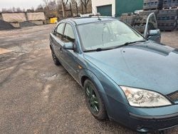 Grün Gebraucht 2002 Ford Mondeo Ghia Limousine | 1.400 € (Superpreis)
