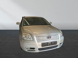 Silber Gebraucht 2005 Toyota Avensis Executive Limousine | 3.990 € (Etwas zu teuer)