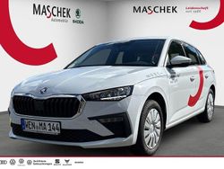 Weiss Gebraucht 2024 Skoda Scala Kleinwagen | 20.640 € (Guter Preis)