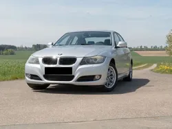 Silber Gebraucht 2009 BMW 318 Limousine | 5.200 € (Fairer Preis)