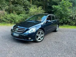 Blau Gebraucht 2009 Mercedes R500 AMG Van / Kleinbus | 13.790 €