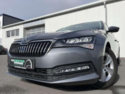 Graphitegrau Gebraucht 2022 Skoda Superb Ambition Kombi | 26.860 € (Fairer Preis)
