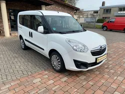 Weiß Gebraucht 2016 Opel Combo Life Limousine | 8.450 €