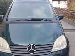 Grün Gebraucht 2005 Mercedes Vaneo Van / Kleinbus | 2.100 € (Teuer)