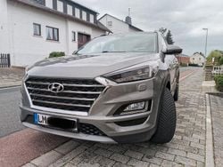Grau Gebraucht 2019 Hyundai Tucson Premium SUV | 18.800 € (Guter Preis)