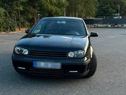 Schwarz Gebraucht 2003 VW Golf IV Kleinwagen | 1.200 € (Guter Preis)