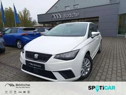 "candy" weiss Gebraucht 2024 Seat Ibiza Style Limousine | 17.980 € (Guter Preis)